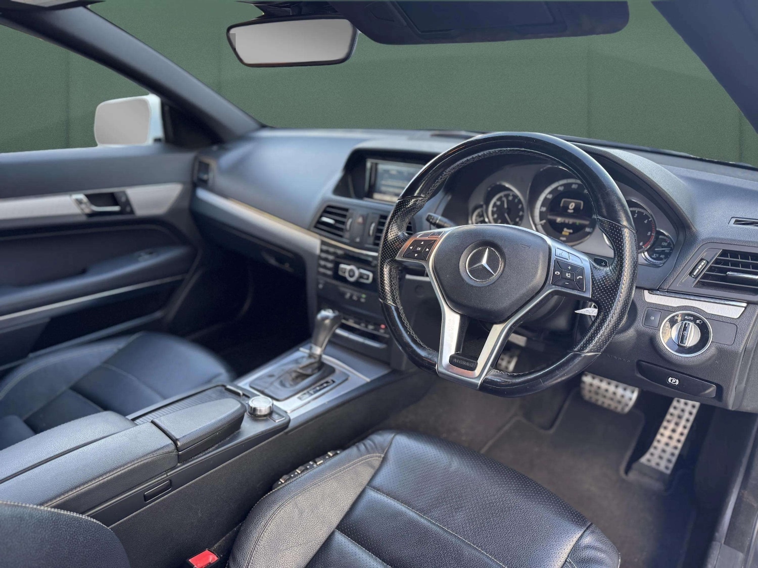 Used Mercedes-Benz E Class 2013 for sale - 76777366: Photo 28