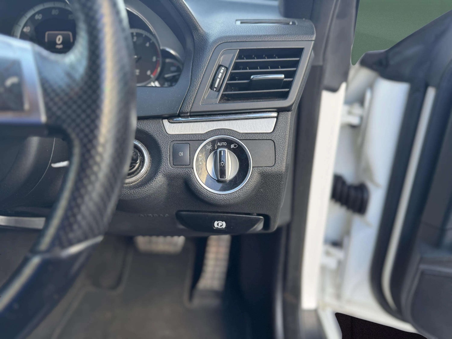 Used Mercedes-Benz E Class 2013 for sale - 76777366: Photo 30