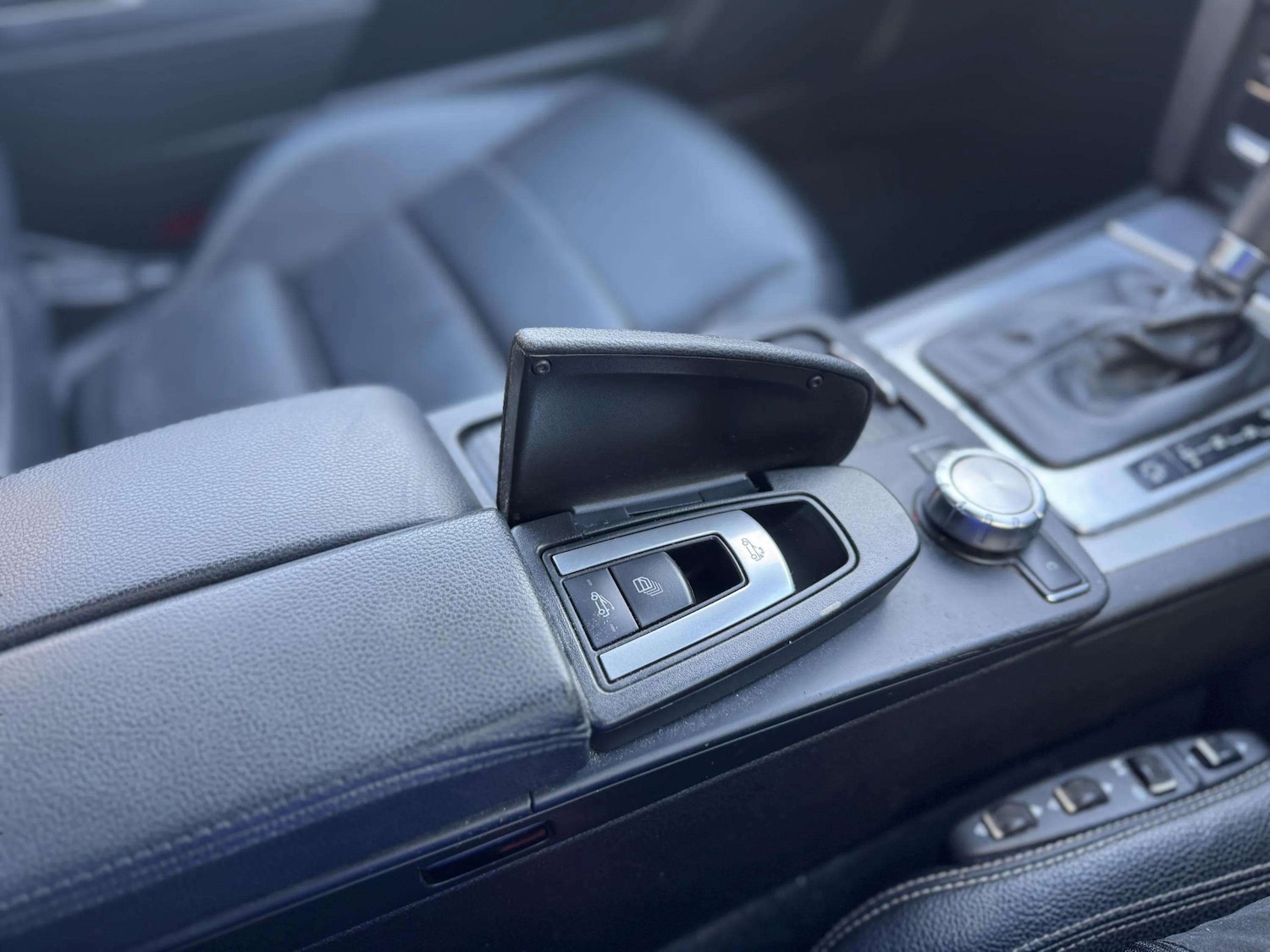 Used Mercedes-Benz E Class 2013 for sale - 76777366: Photo 45