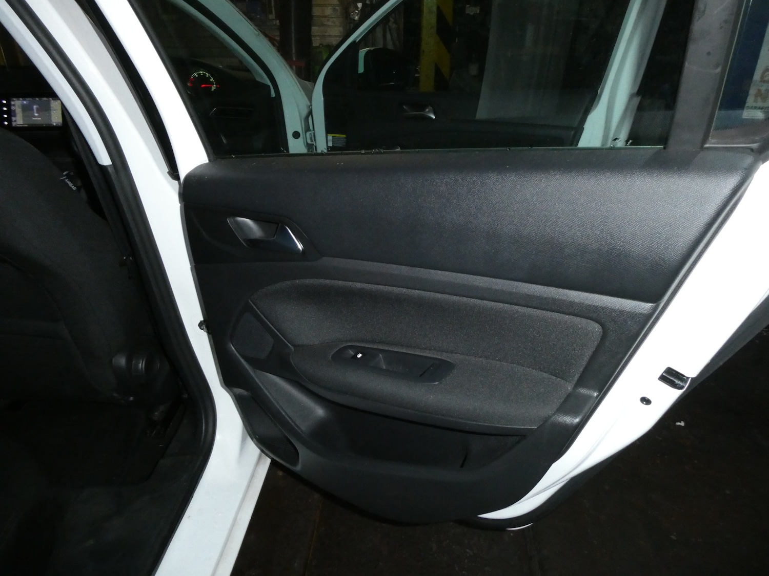 Used Peugeot 308 2014 for sale - 77528026: Photo 10