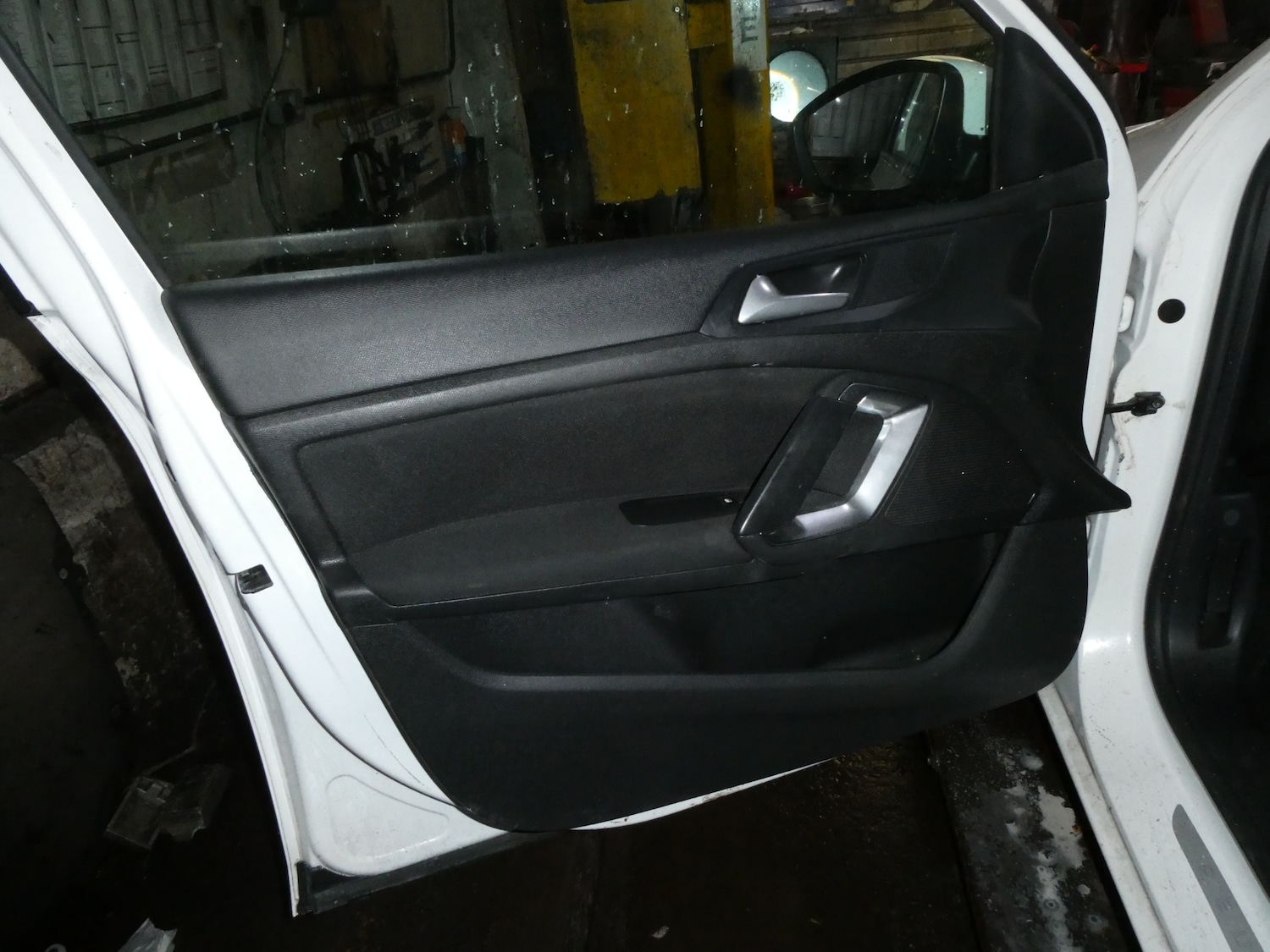 Used Peugeot 308 2014 for sale - 77528026: Photo 14