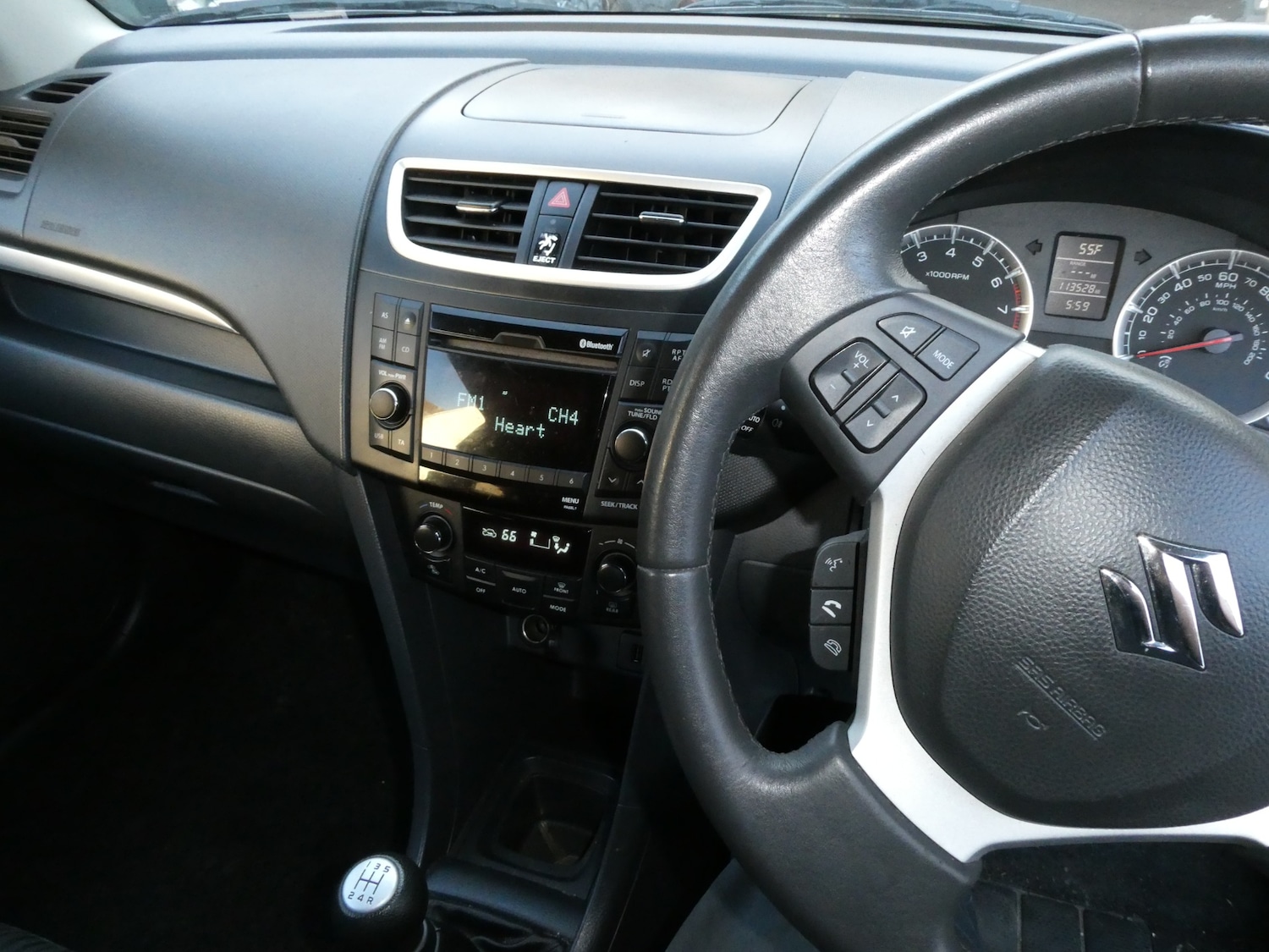 Used Suzuki Swift 2012 for sale - 77918229: Photo 16