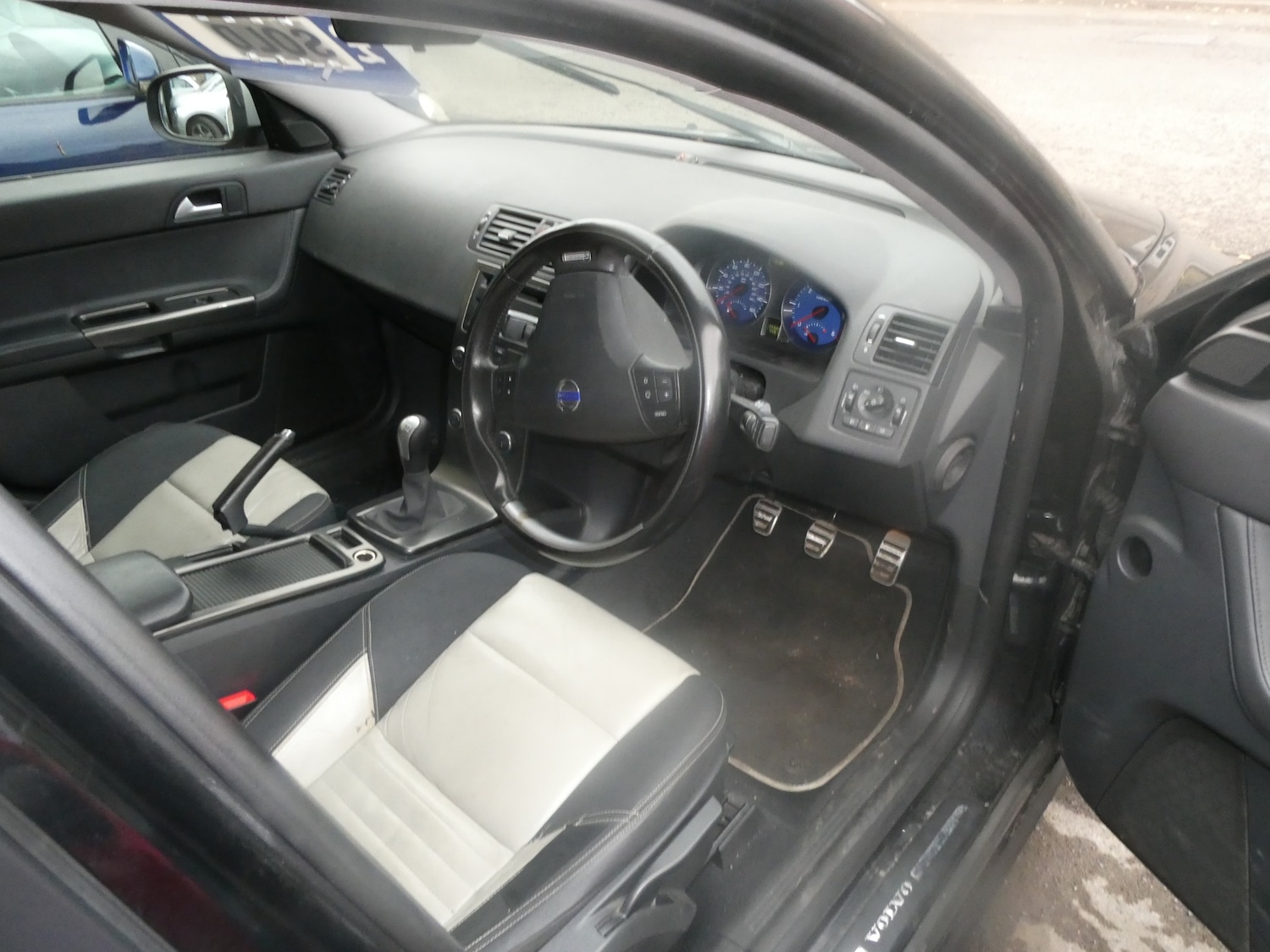 Used Volvo V50 2009 for sale - 76450392: Photo 6