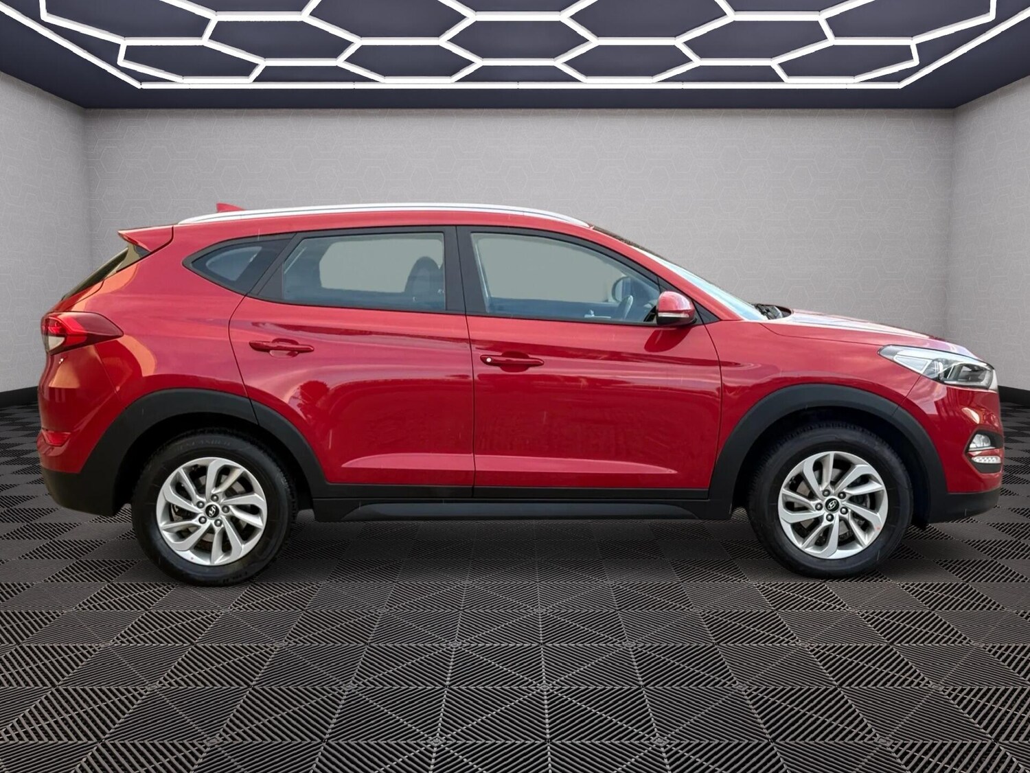 Used Hyundai TUCSON 2017 for sale - 76071850: Photo 3