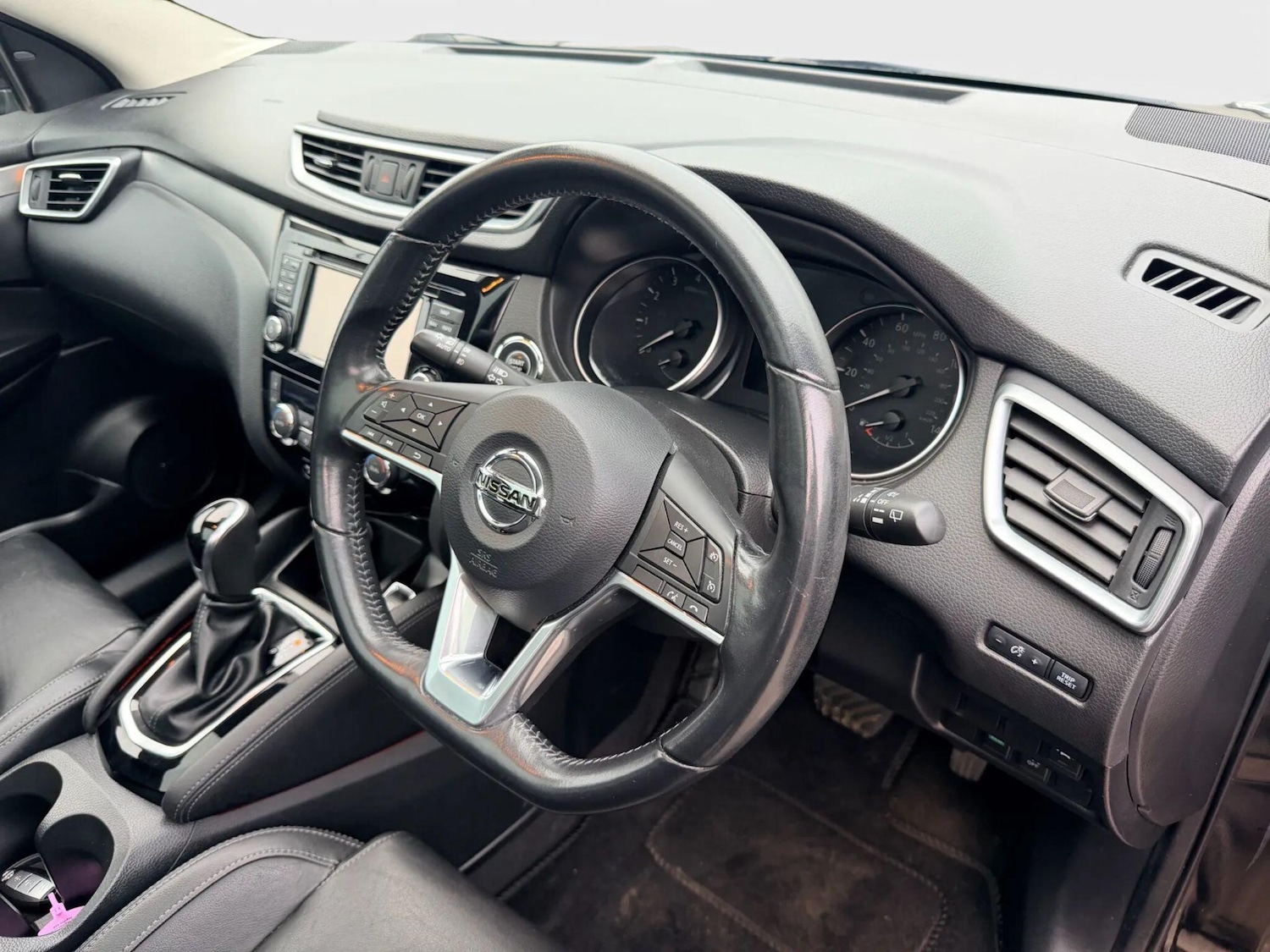 Used Nissan Qashqai 2017 for sale - 77029348: Photo 10