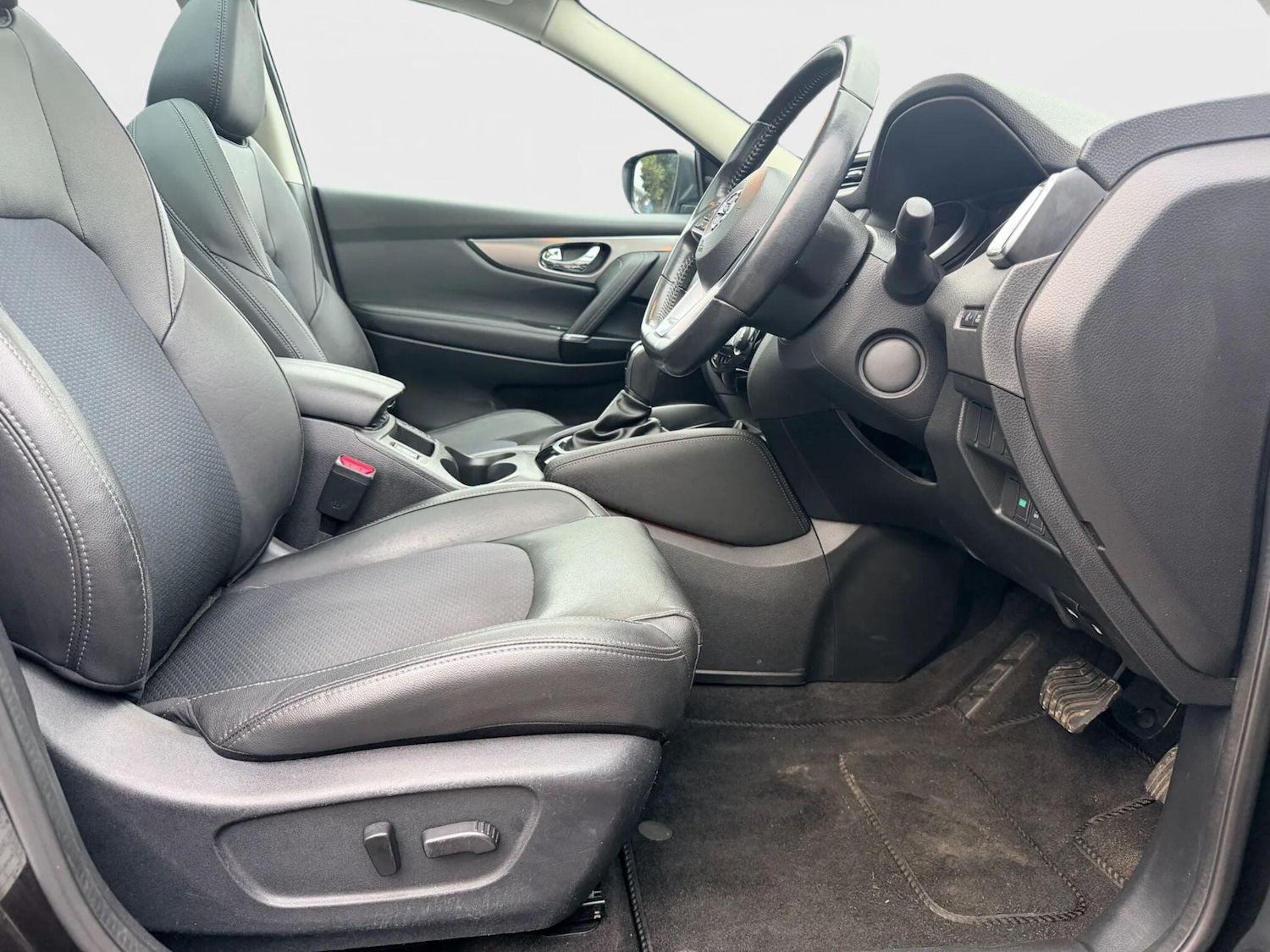 Used Nissan Qashqai 2017 for sale - 77029348: Photo 11