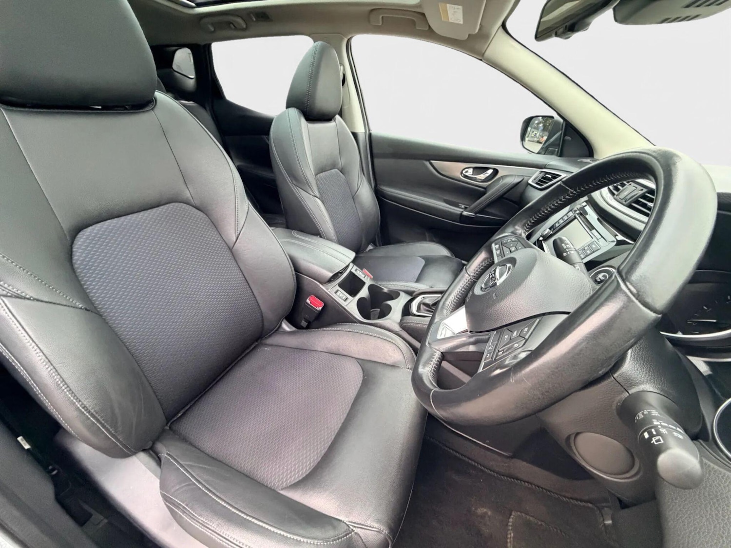 Used Nissan Qashqai 2017 for sale - 77029348: Photo 12