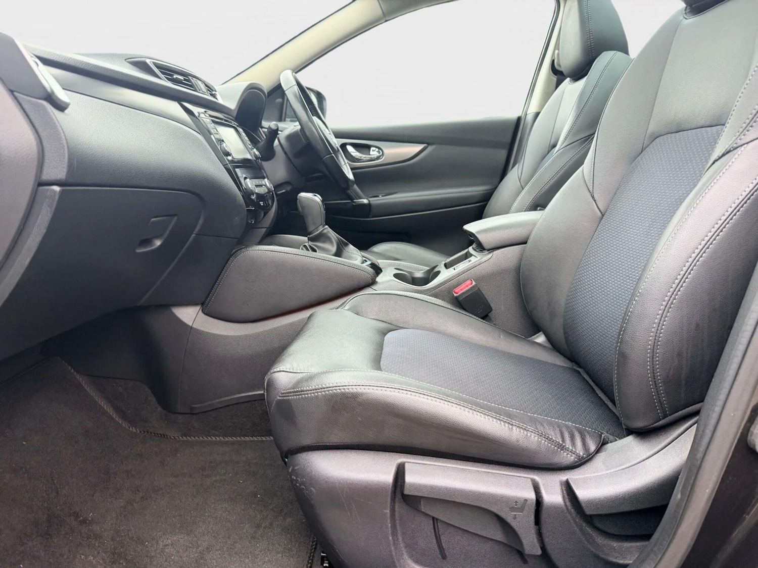 Used Nissan Qashqai 2017 for sale - 77029348: Photo 20