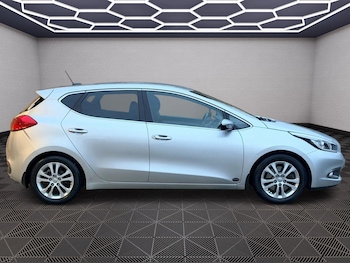 Used Kia Ceed 2015 for sale - 76433020: Photo