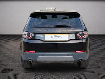 Used Land Rover Discovery Sport 2018 for sale - 76072939: Photo