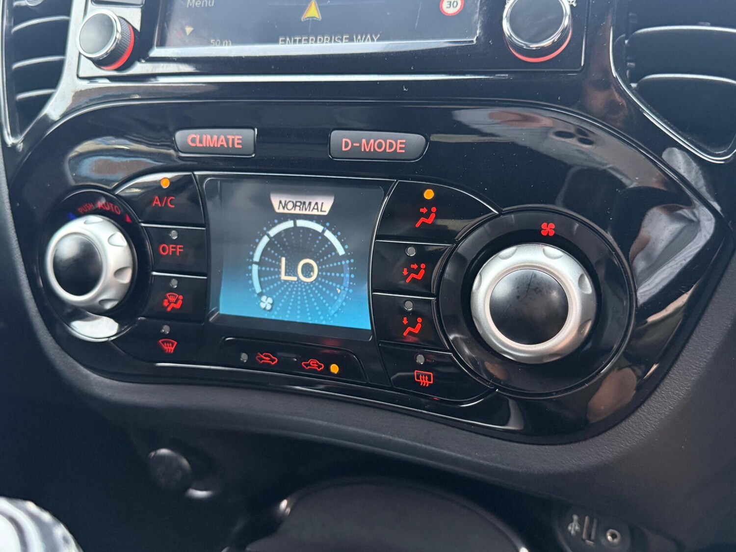 Used Nissan Juke 2018 for sale - 76071876: Photo 30