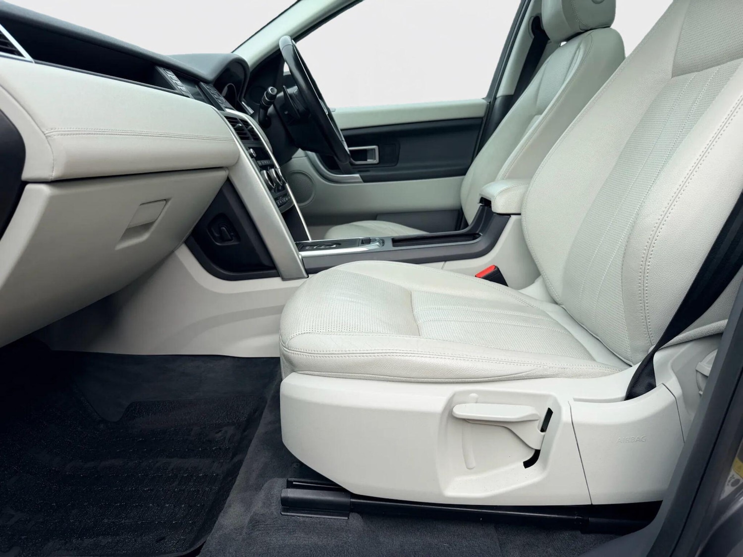 Used Land Rover Discovery Sport 2019 for sale - 76990425: Photo 27