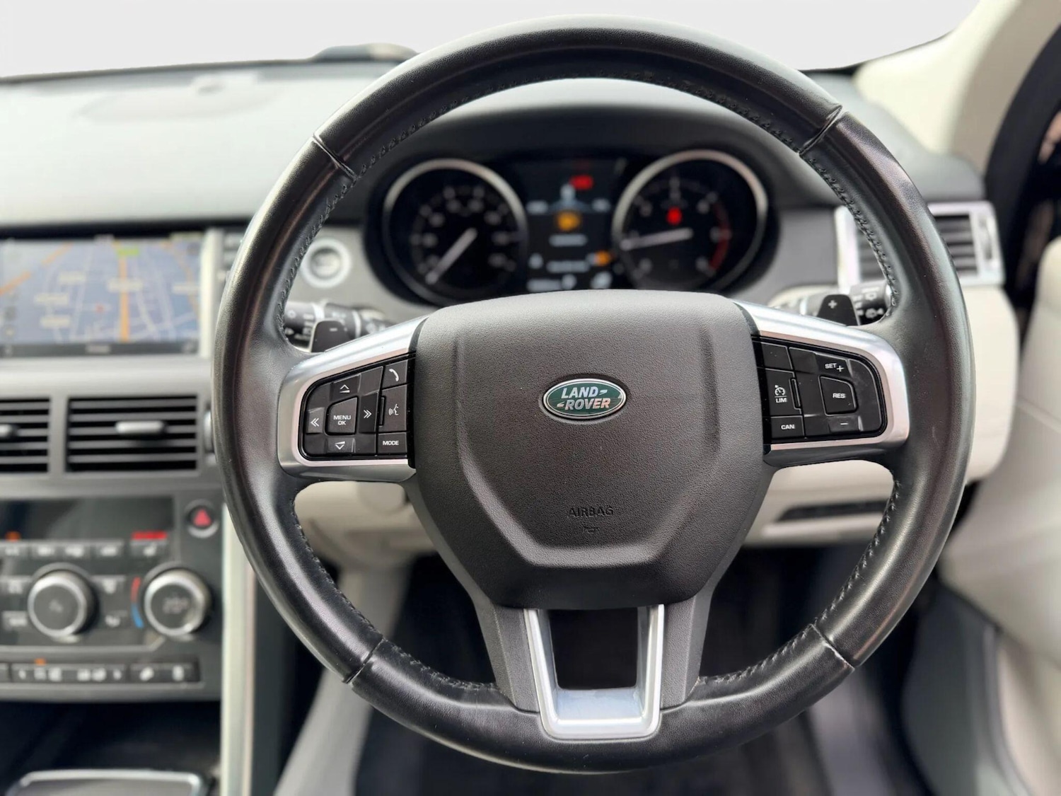 Used Land Rover Discovery Sport 2019 for sale - 76990425: Photo 32