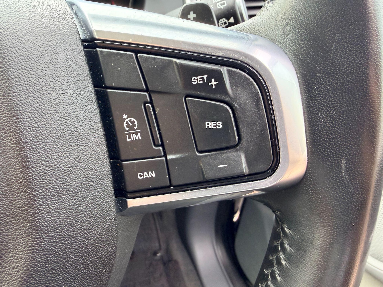 Used Land Rover Discovery Sport 2019 for sale - 76990425: Photo 34