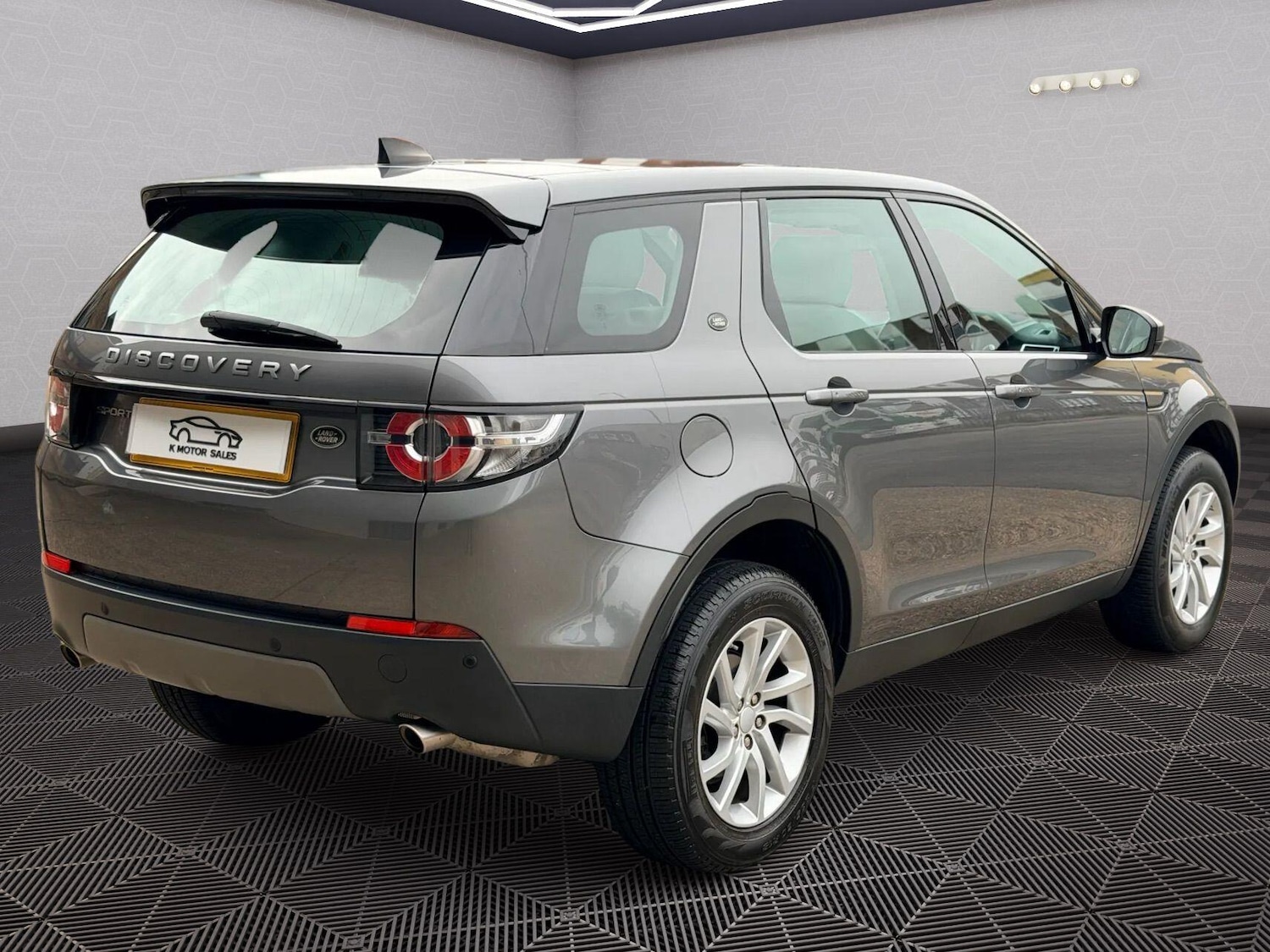 Used Land Rover Discovery Sport 2019 for sale - 76990425: Photo 4