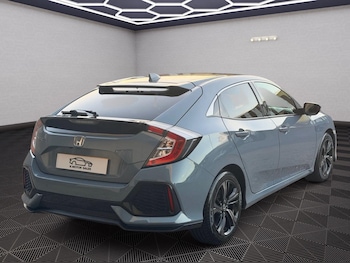 Used Honda Civic 2017 for sale - 76175491: Photo 4