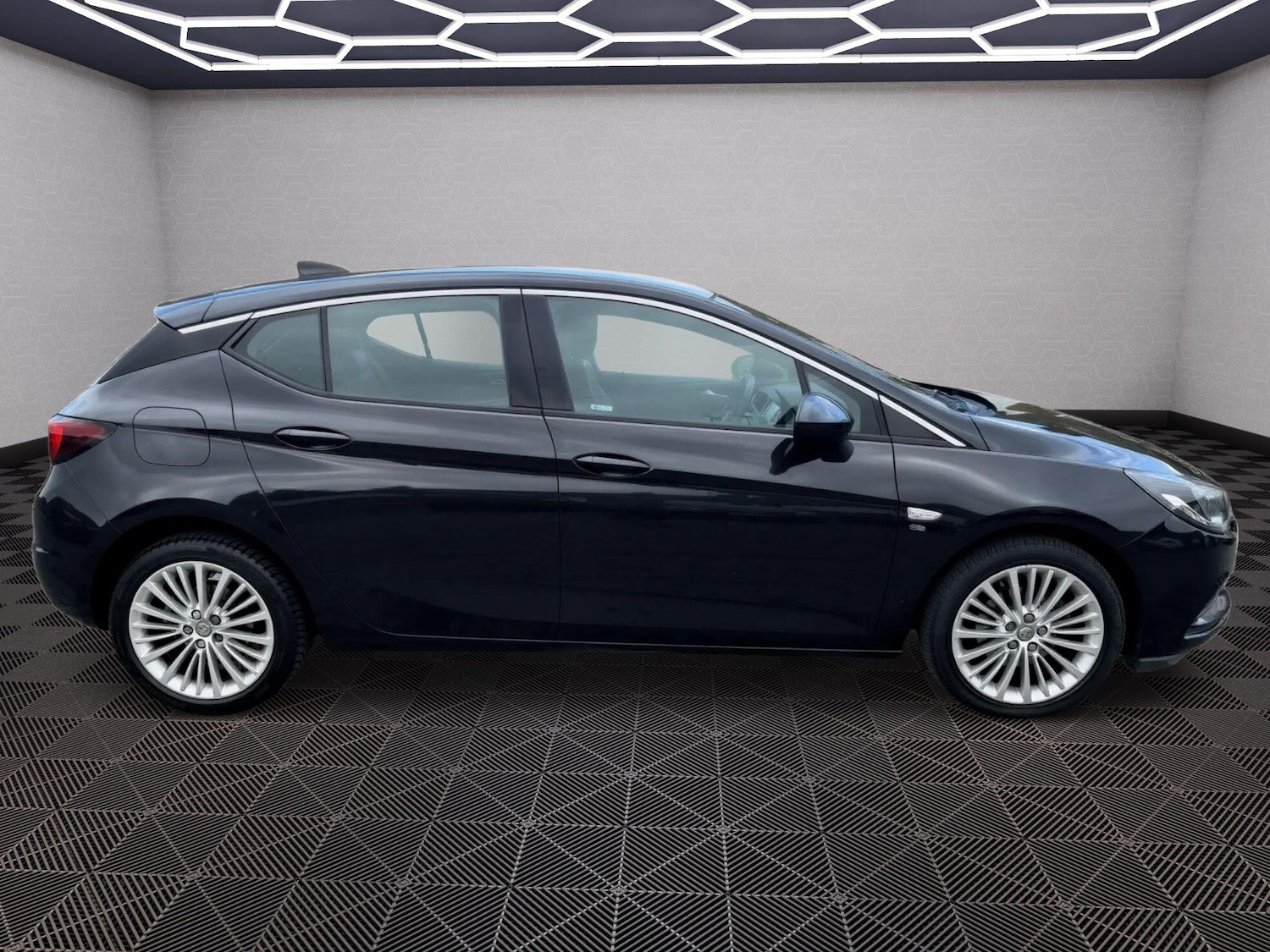 Used Vauxhall Astra 2016 for sale - 78072988: Photo 3