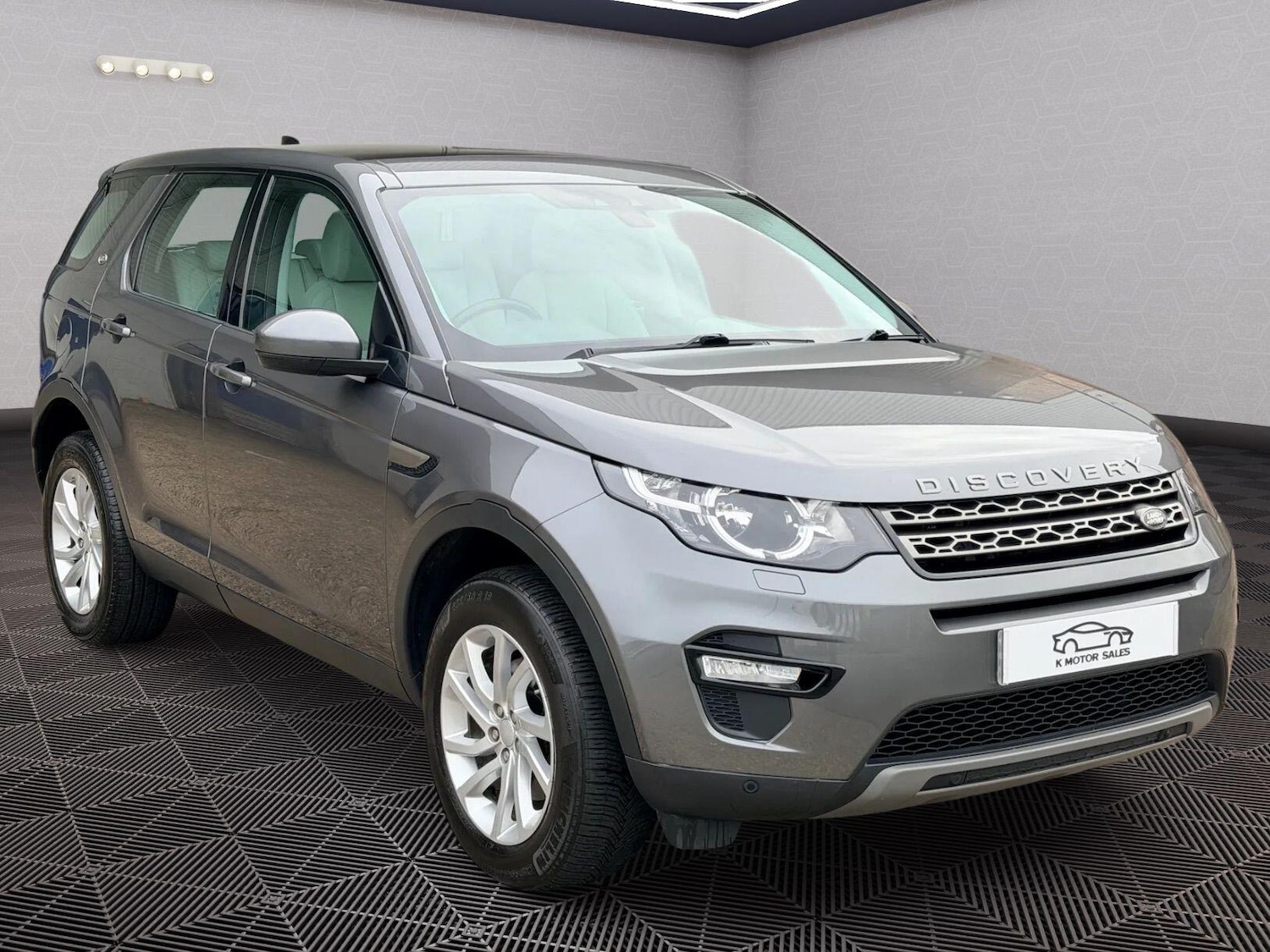 Used Land Rover Discovery Sport 2019 for sale - 76307594: Photo 1