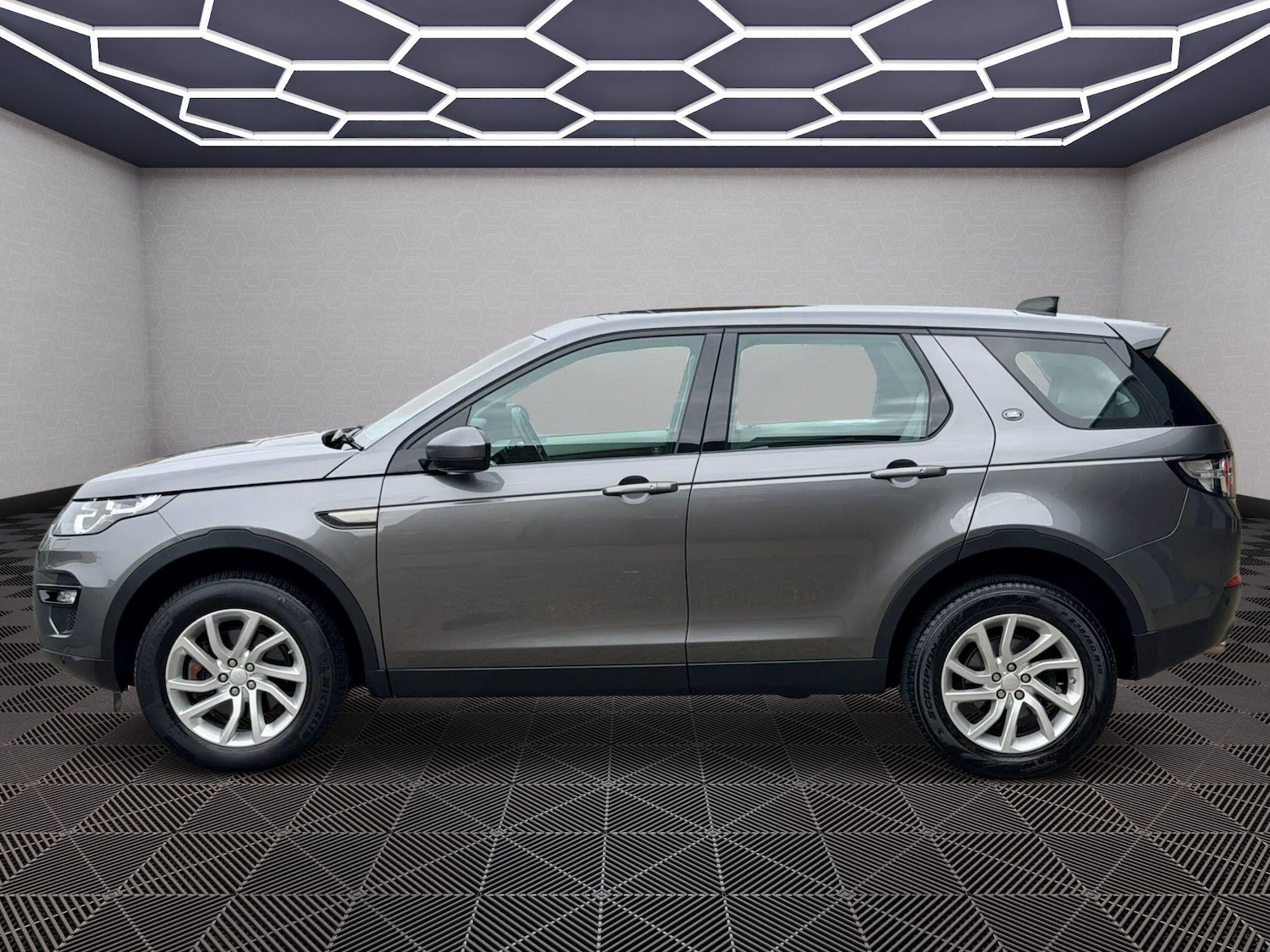 Used Land Rover Discovery Sport 2019 for sale - 76307594: Photo 7