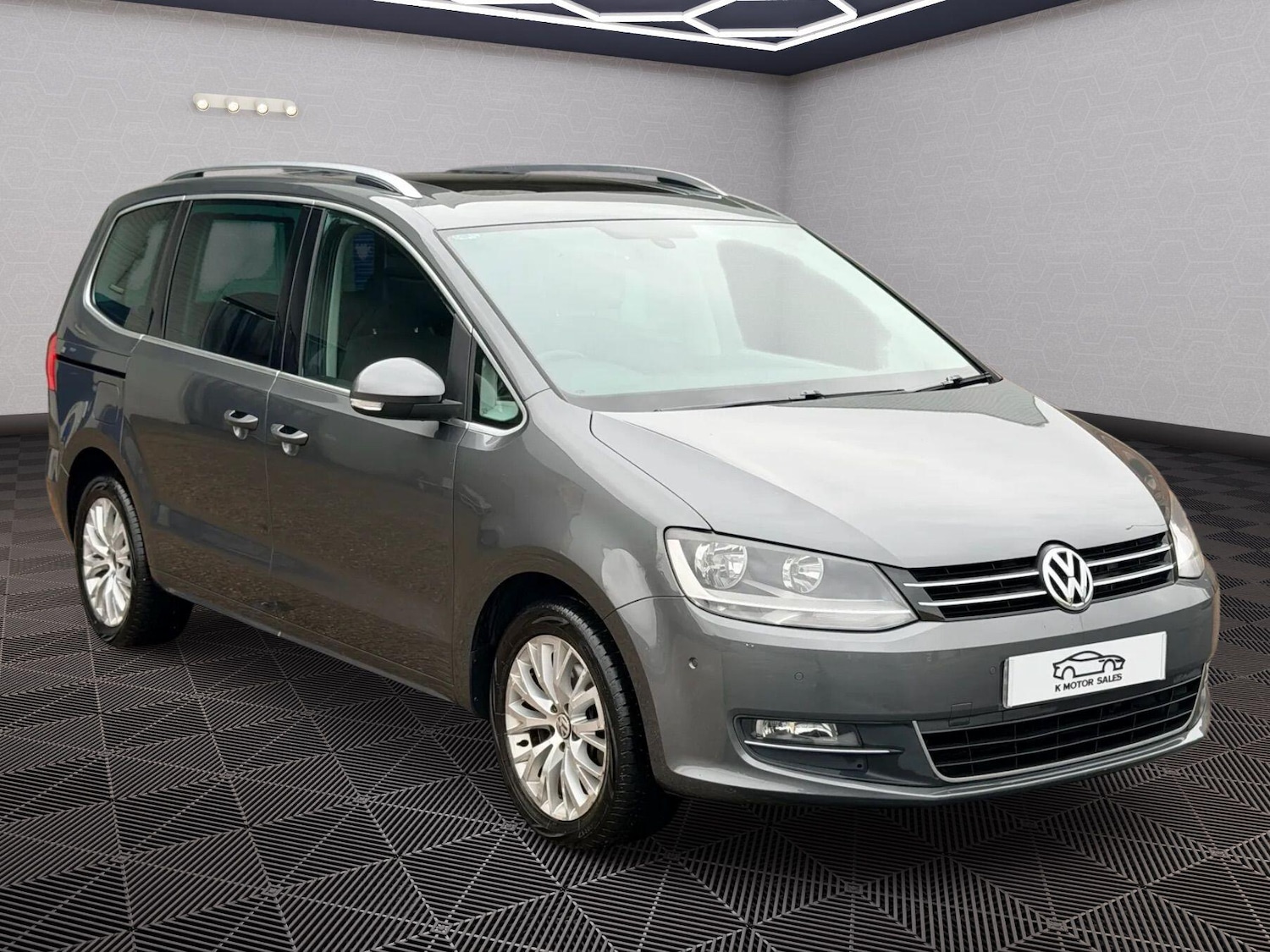 Used Volkswagen Sharan 2012 for sale - 76926391: Photo 1