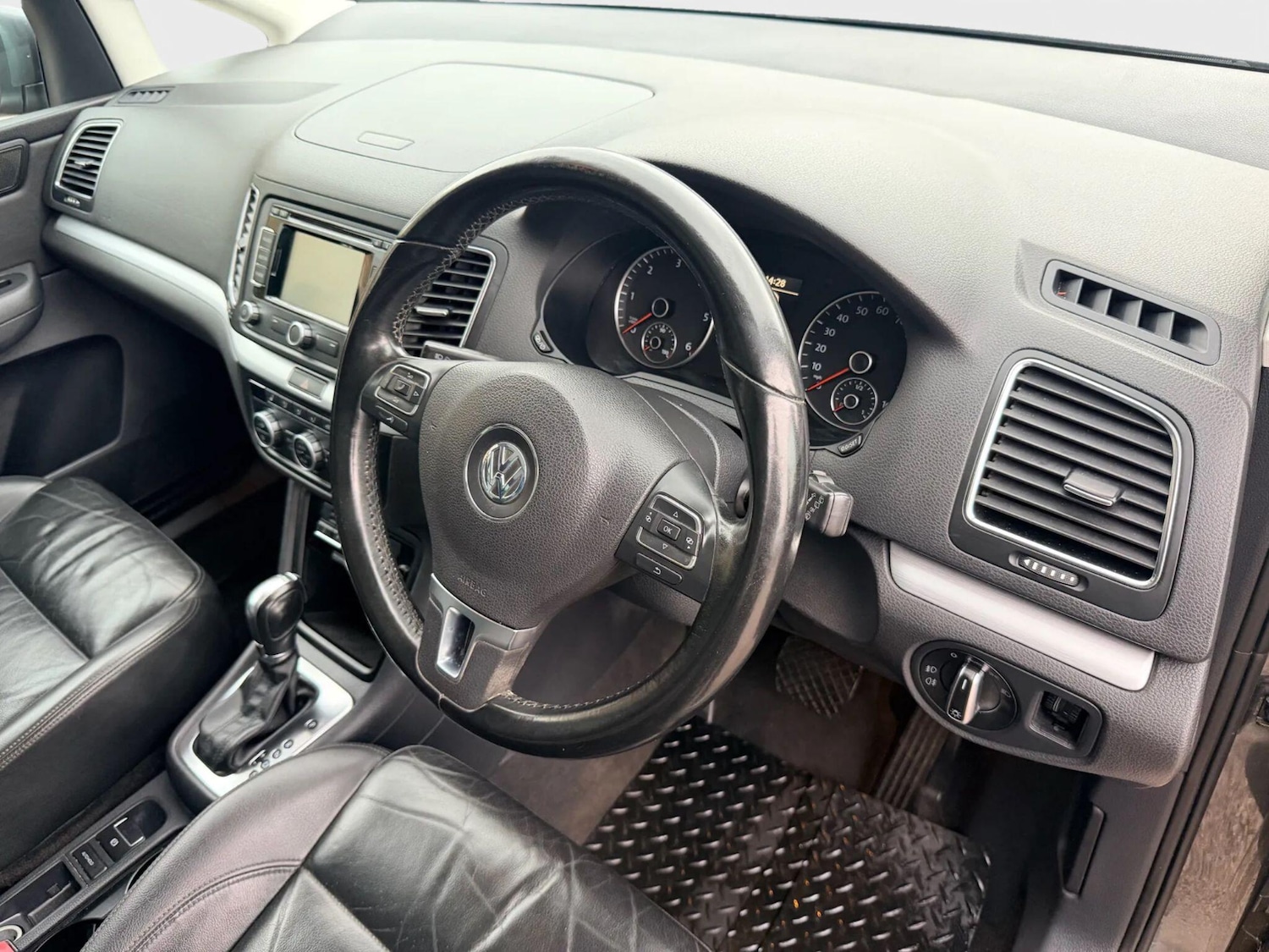 Used Volkswagen Sharan 2012 for sale - 76926391: Photo 11