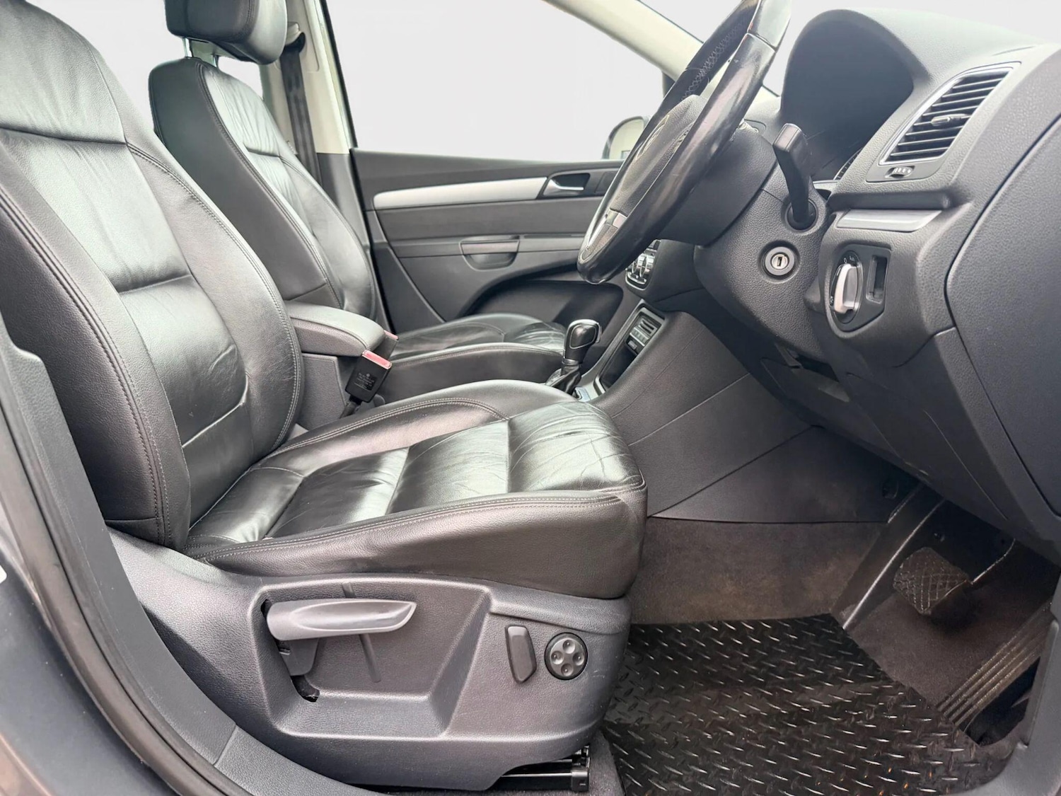 Used Volkswagen Sharan 2012 for sale - 76926391: Photo 12