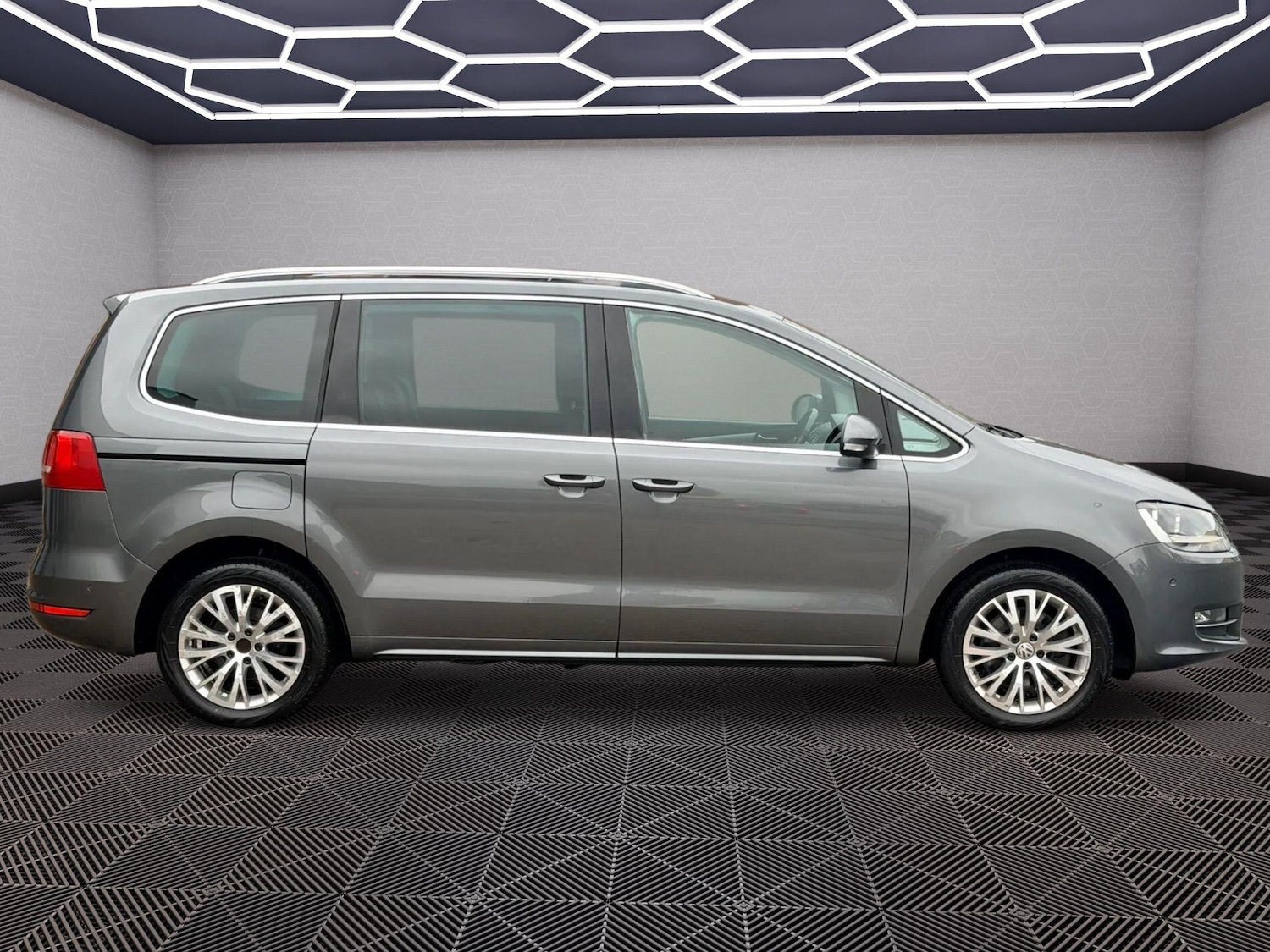 Used Volkswagen Sharan 2012 for sale - 76926391: Photo 3