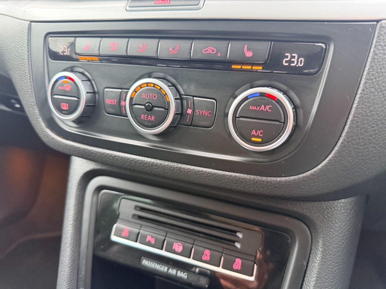 Used Volkswagen Sharan 2012 for sale - 76926391: Photo 31