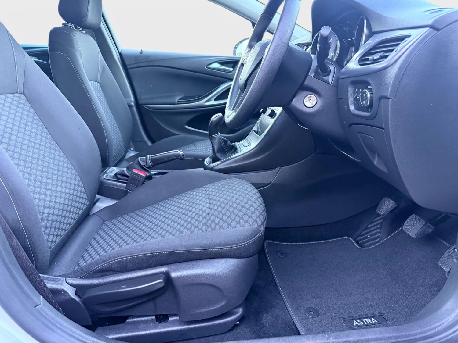 Used Vauxhall Astra for sale - 76832326: Photo 11