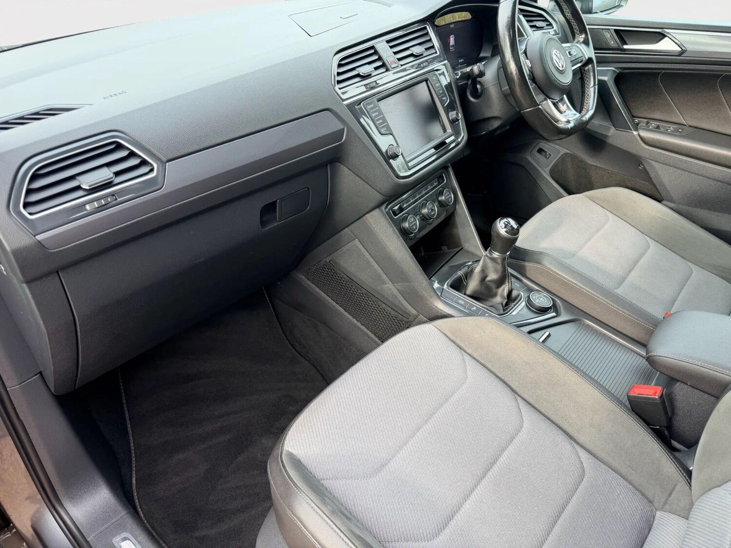 Used Volkswagen Tiguan 2016 for sale - 76295609: Photo 24