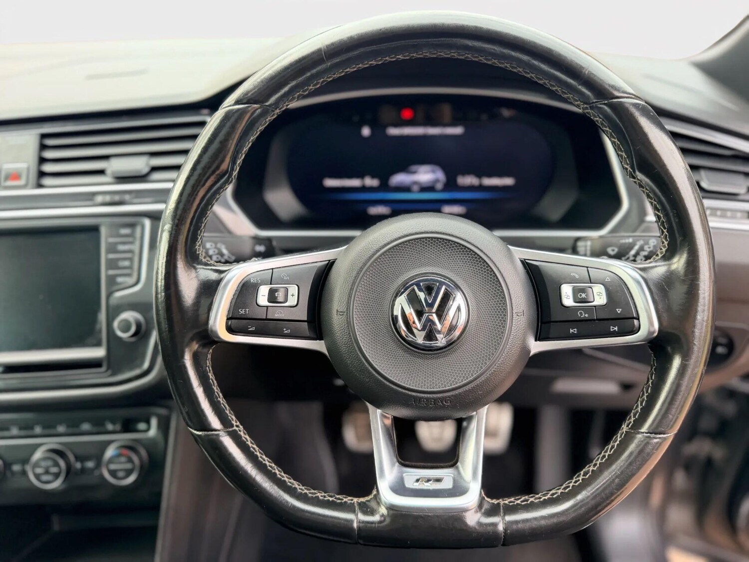 Used Volkswagen Tiguan 2016 for sale - 76295609: Photo 31