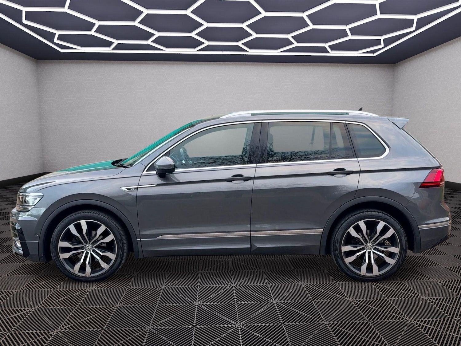 Used Volkswagen Tiguan 2016 for sale - 76295609: Photo 7
