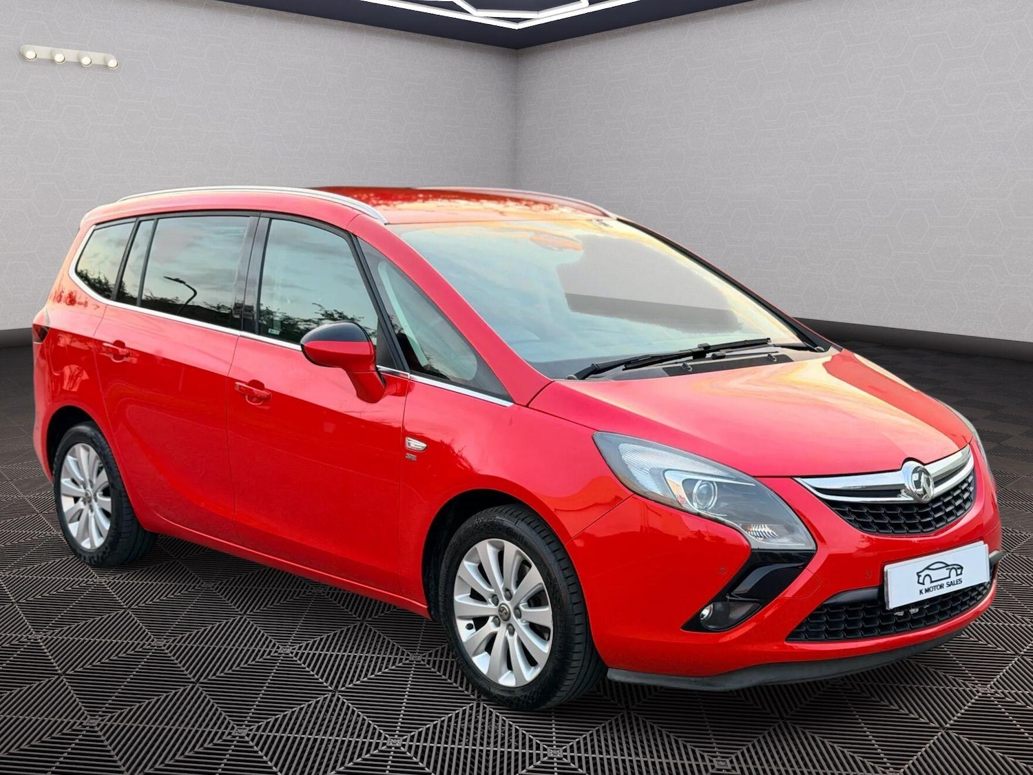 Used Vauxhall Zafira Tourer 2015 for sale - 76122390: Photo 1