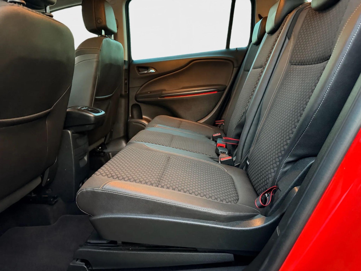 Used Vauxhall Zafira Tourer 2015 for sale - 76122390: Photo 21