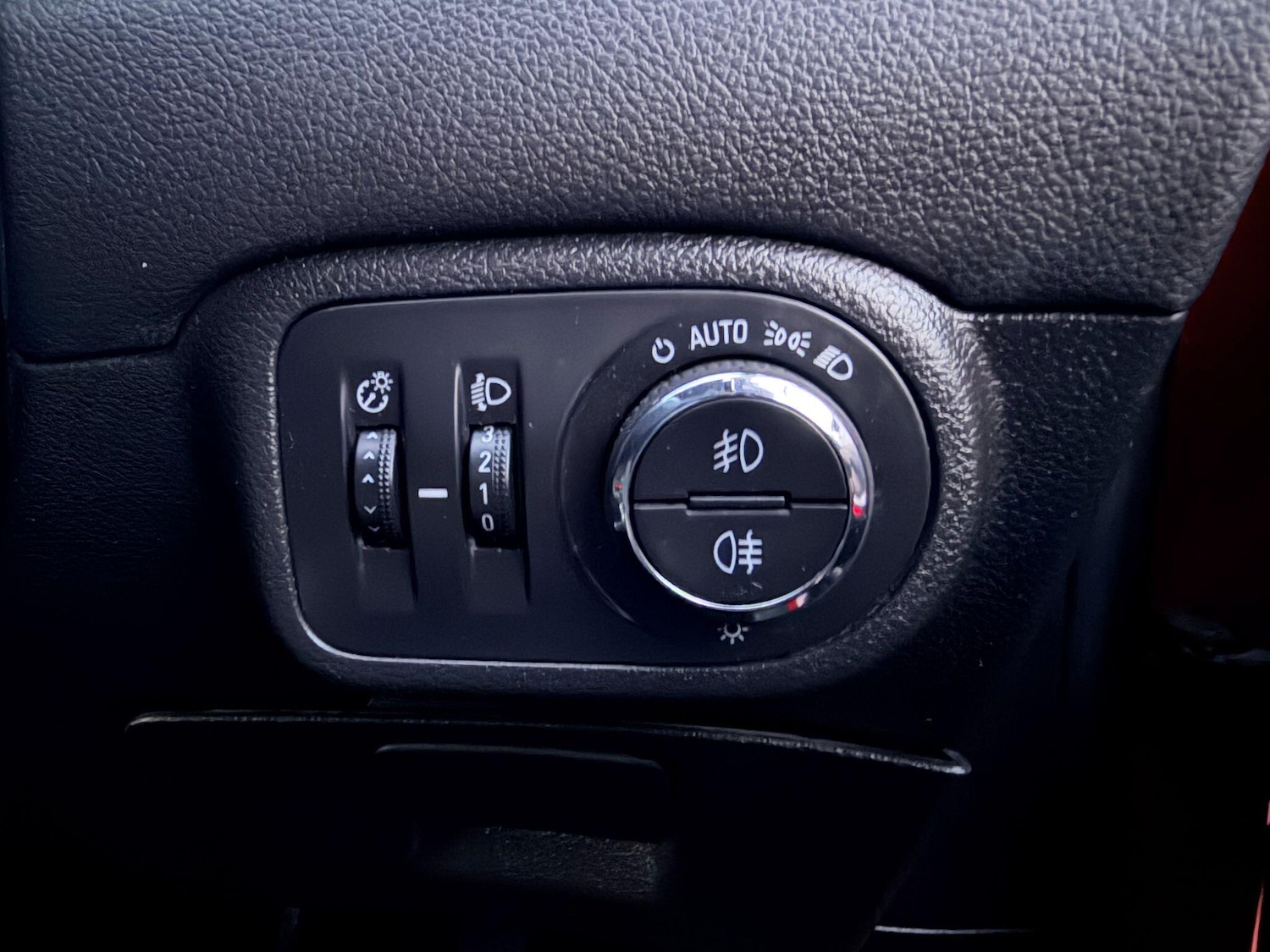Used Vauxhall Zafira Tourer 2015 for sale - 76122390: Photo 36