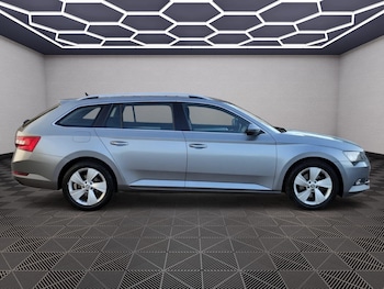 Used Skoda Superb 2017 for sale - 78981407: Photo