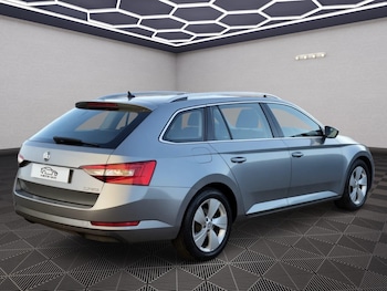 Used Skoda Superb 2017 for sale - 78981407: Photo