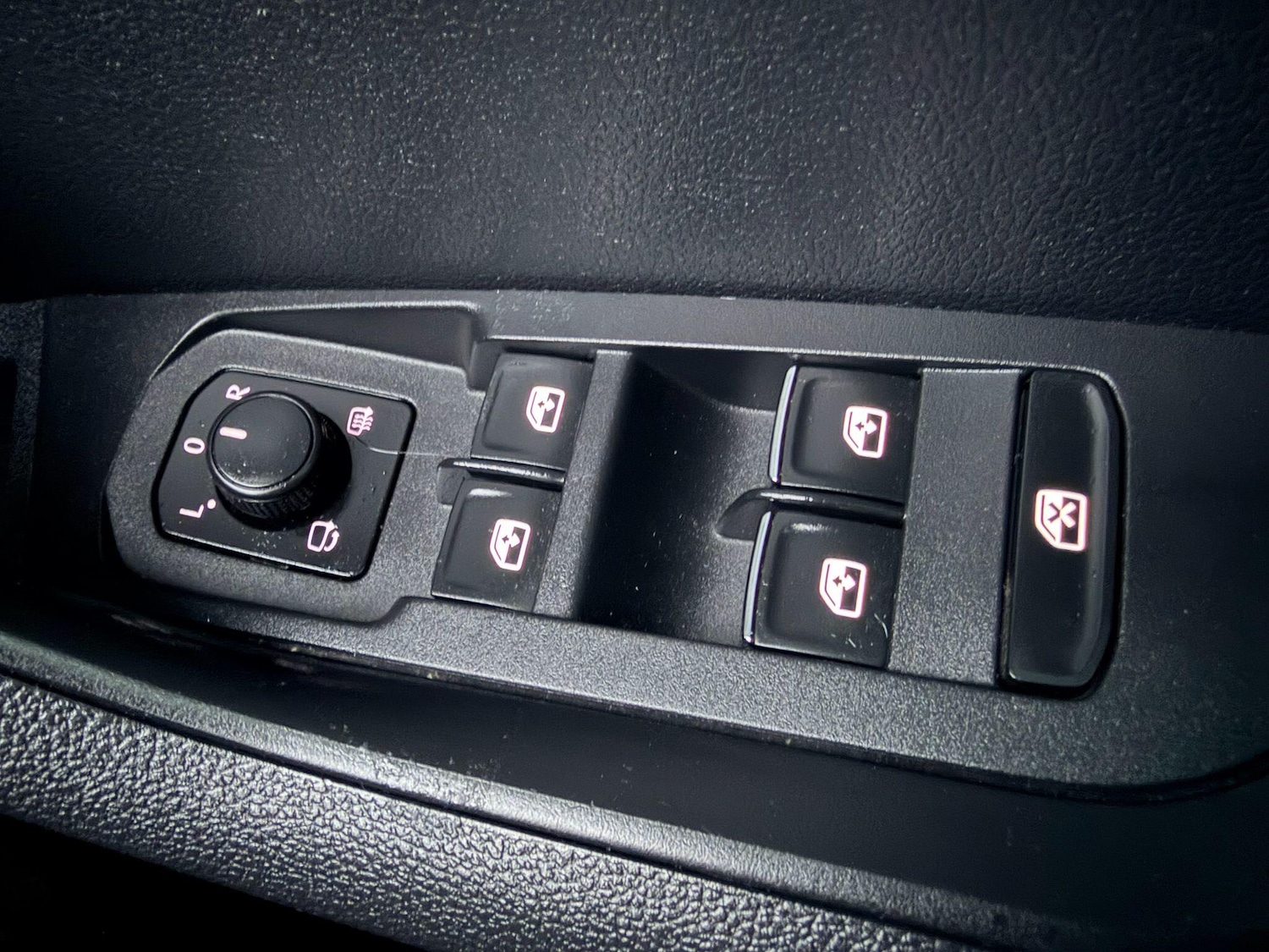 Used Skoda Karoq 2018 for sale - 76441263: Photo 31