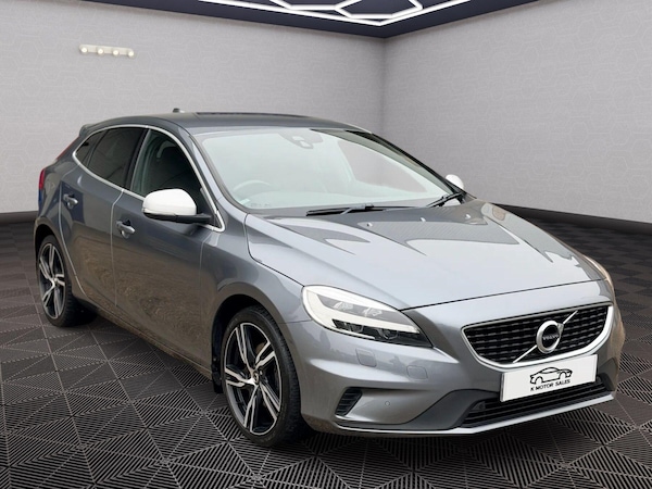 Used Volvo V40 2019 for sale - 76260030: Photo 1
