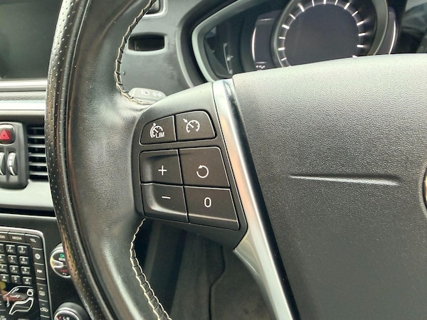 Used Volvo V40 2019 for sale - 76260030: Photo 24