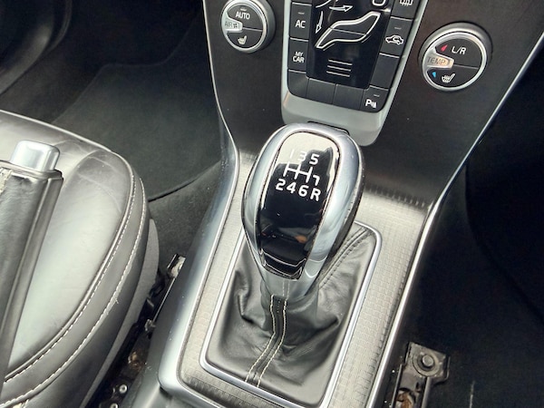 Used Volvo V40 2019 for sale - 76260030: Photo 30
