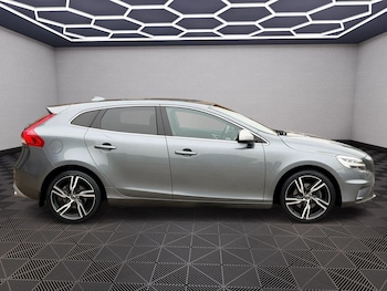 Used Volvo V40 2019 for sale - 76260030: Photo 3