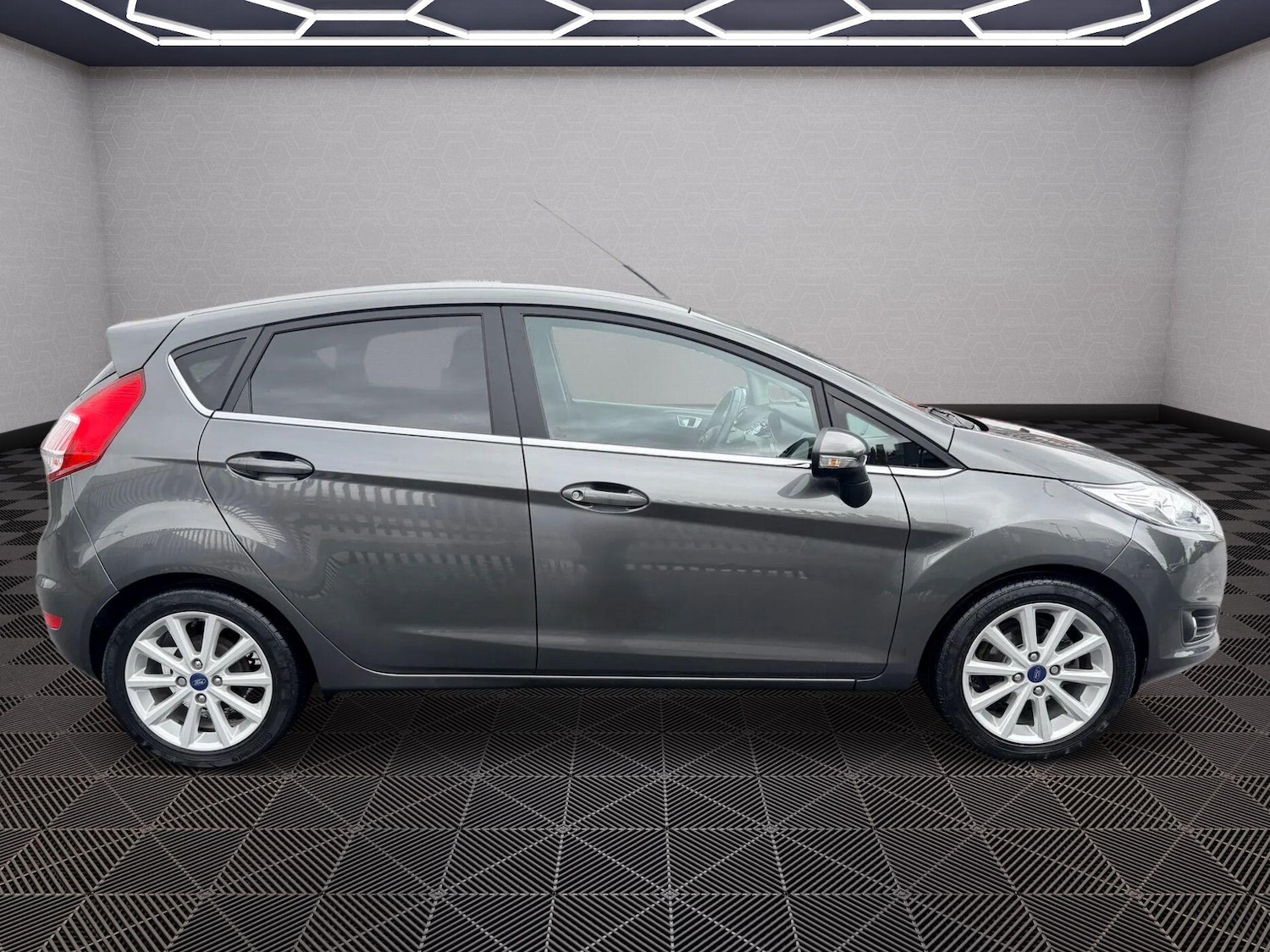 Used Ford Fiesta 2017 for sale - 76431923: Photo 3