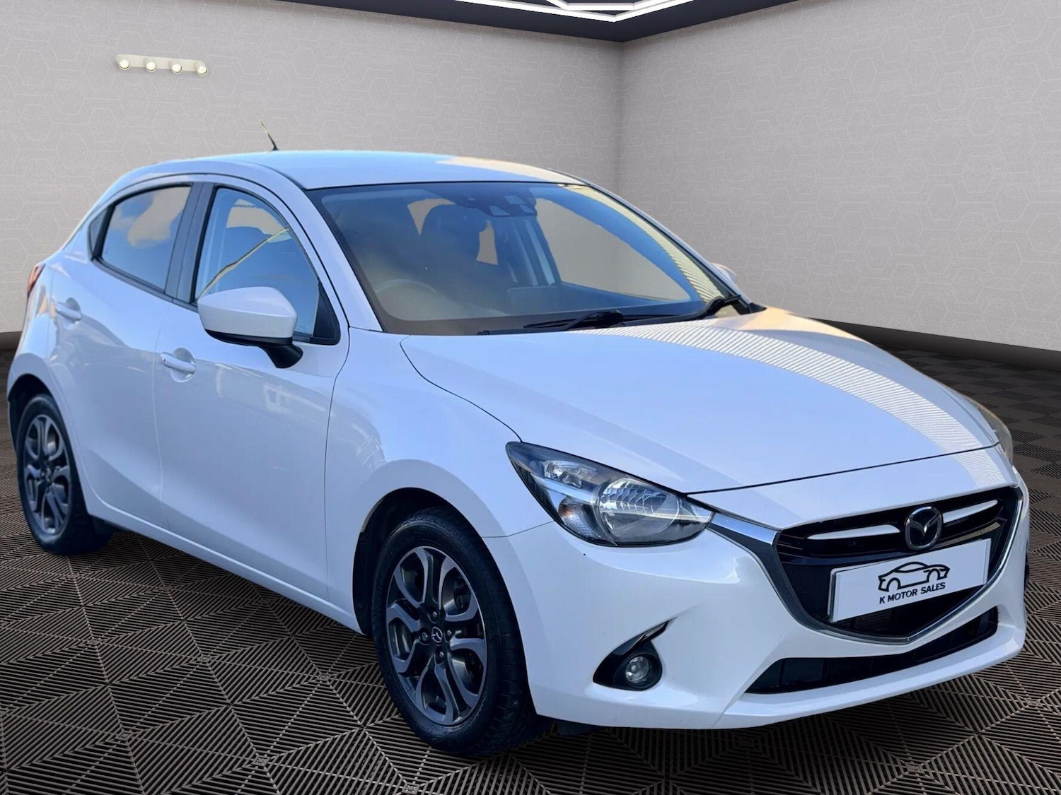 Used Mazda Mazda2 2015 for sale - 76742844: Photo 1