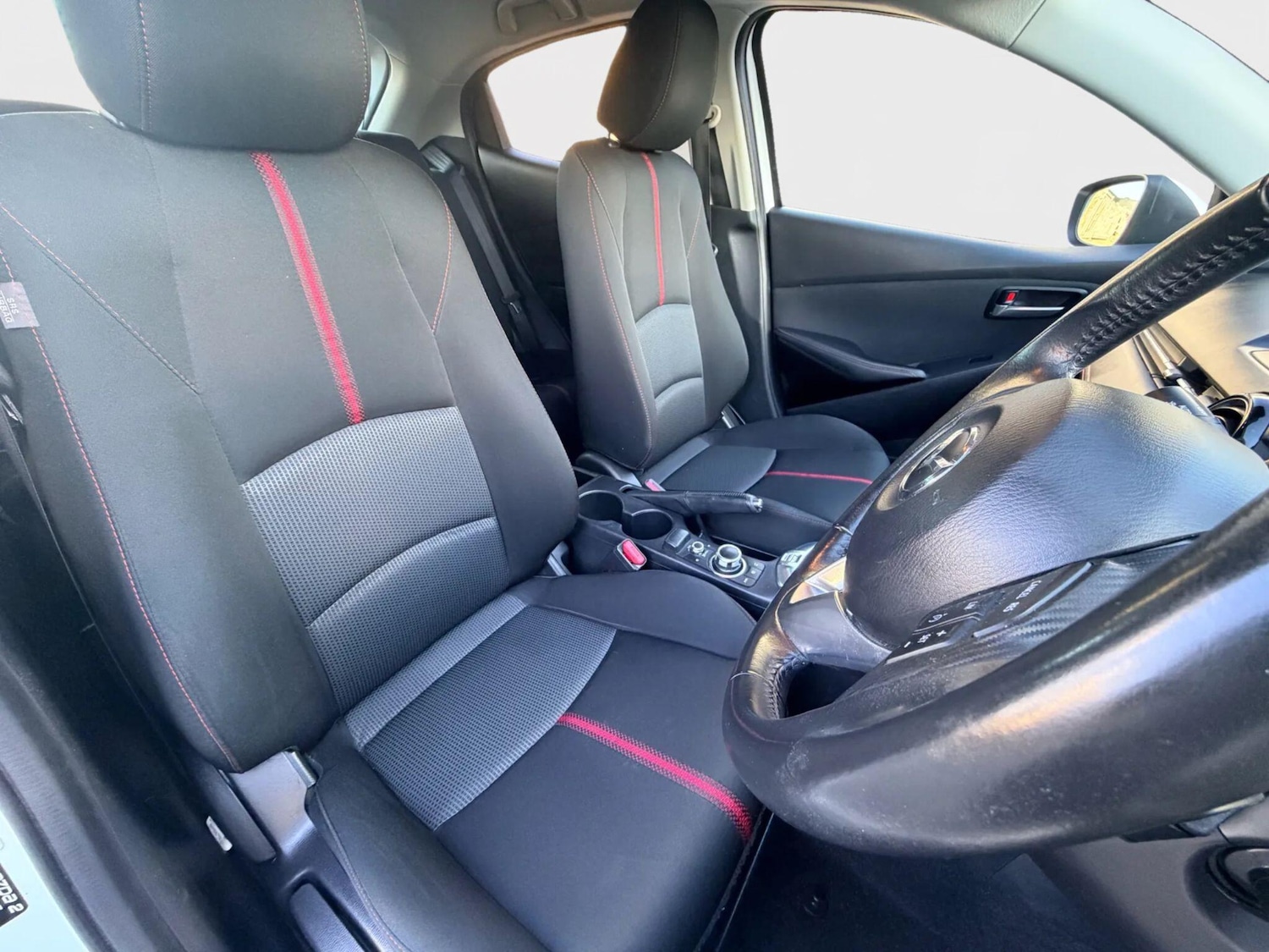 Used Mazda Mazda2 2015 for sale - 76742844: Photo 17