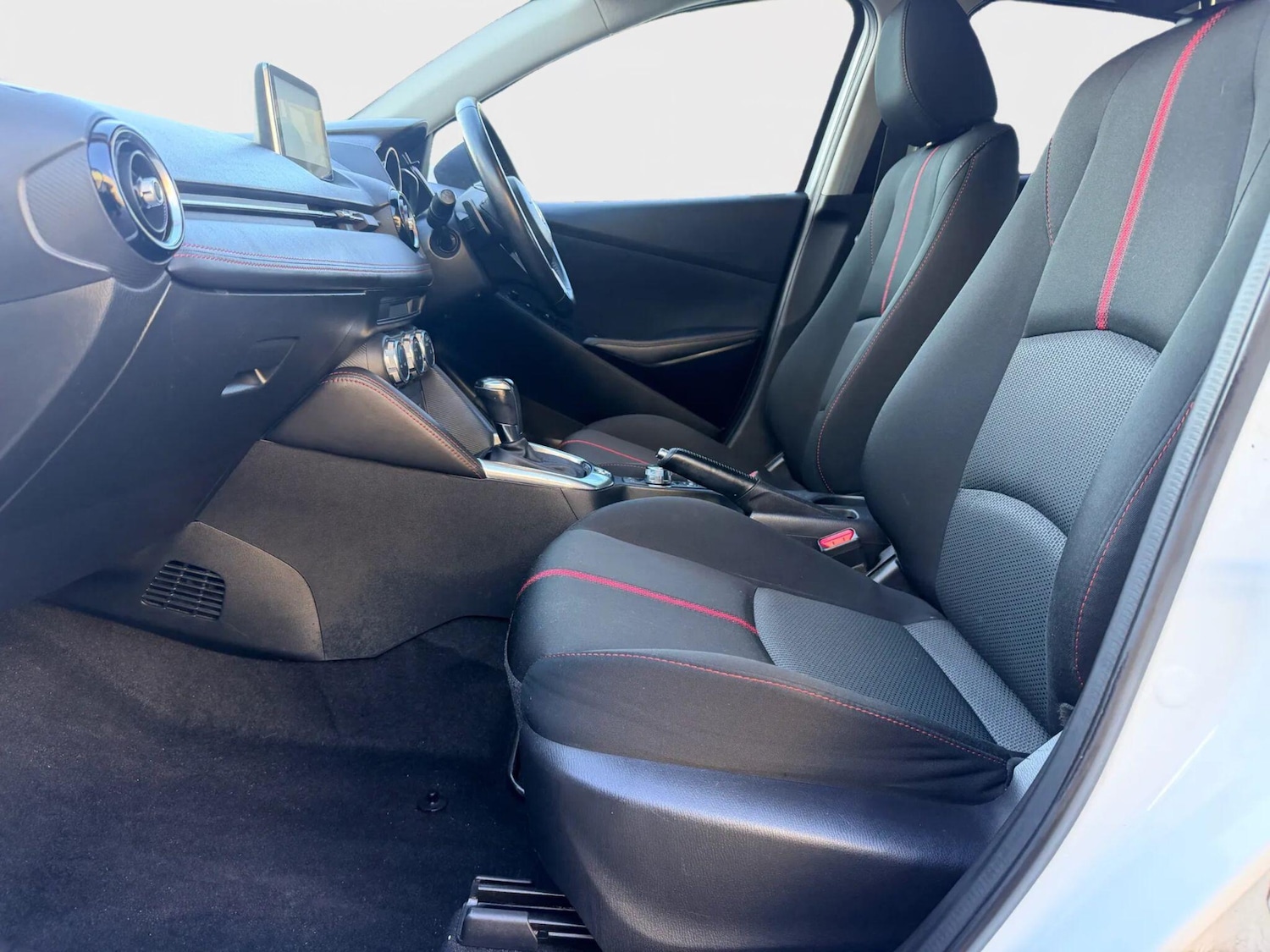 Used Mazda Mazda2 2015 for sale - 76742844: Photo 25