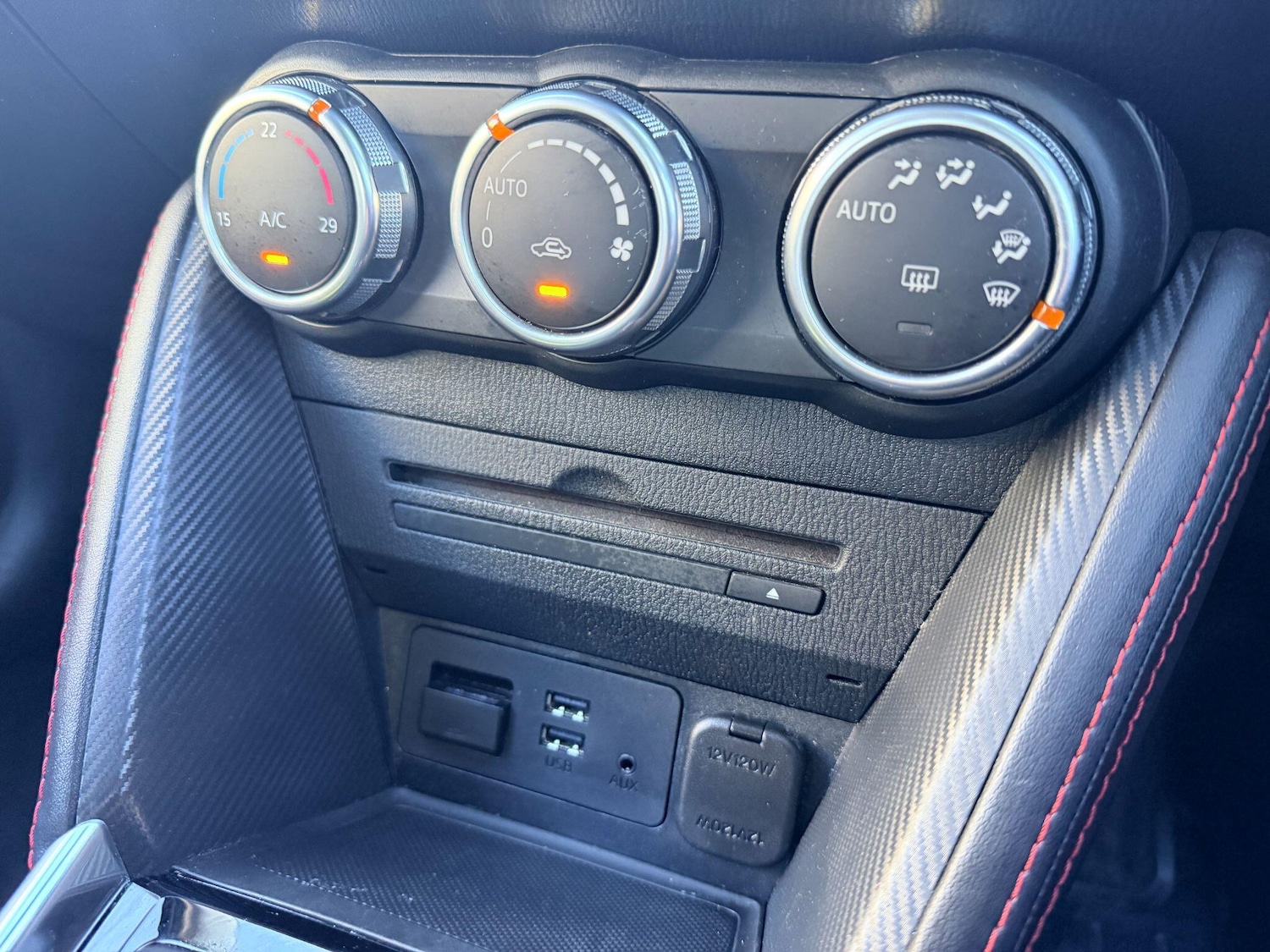 Used Mazda Mazda2 2015 for sale - 76742844: Photo 34