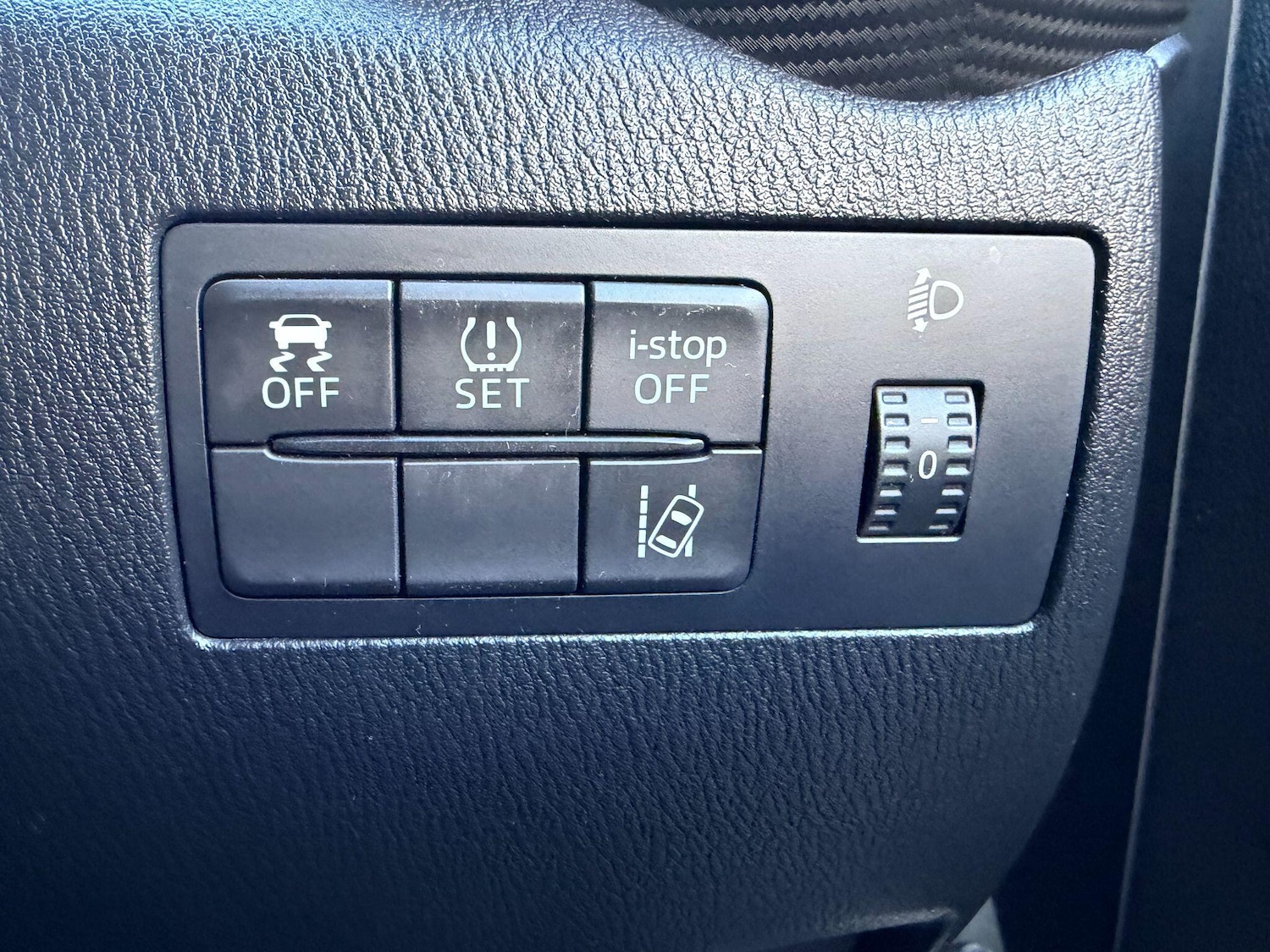 Used Mazda Mazda2 2015 for sale - 76742844: Photo 39