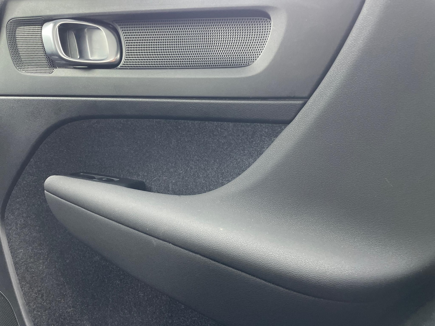 Used Volvo XC40 2023 for sale - 76644545: Photo 18