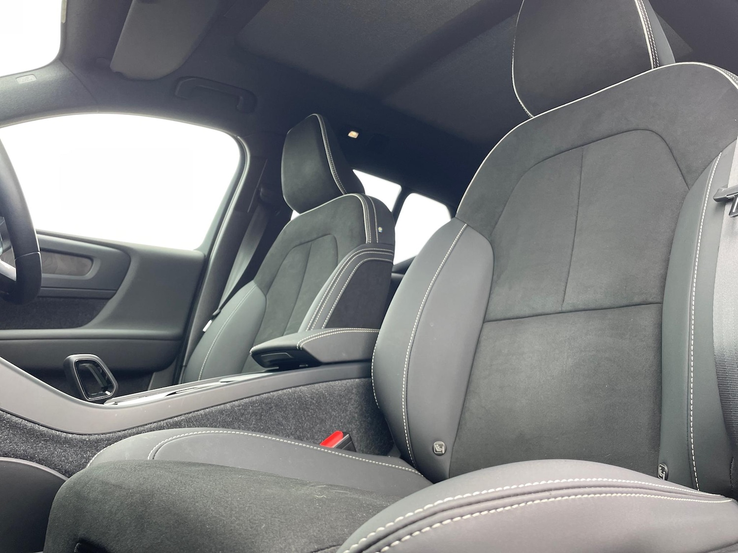 Used Volvo XC40 2023 for sale - 76644545: Photo 35